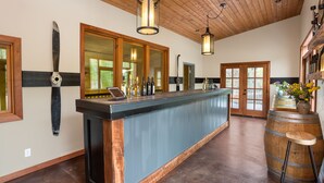 Lobby lounge - Quidni Estate Winery (Penticton)