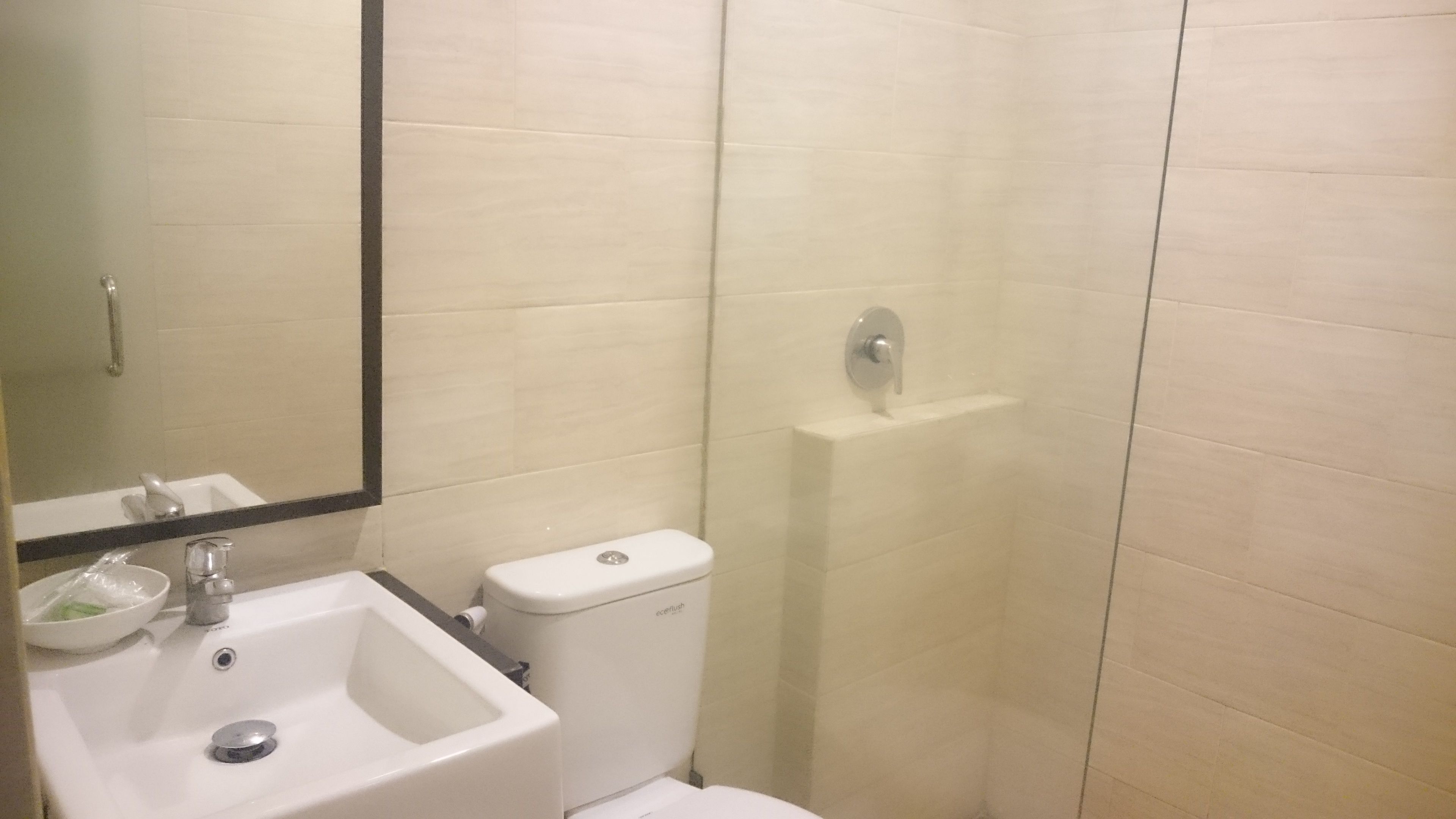 shower, free toiletries, towels