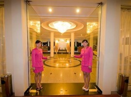 Pintu masuk properti