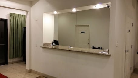 Reception. Country Regency Inn & Suites