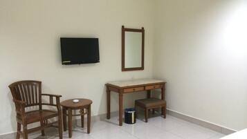 In-room safe, soundproofing, free WiFi