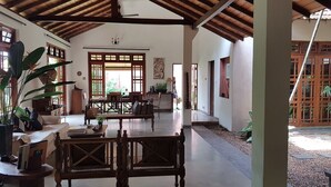 Unclassified image, 2 of 44, button - Highbury Colombo (Colombo)
