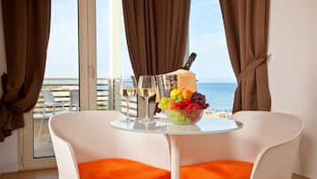Superior Double Room, Sea View | 1 bedroom, minibar, in-room safe, desk
