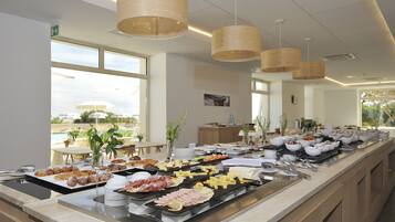 Desayuno buffet incluido todos los días