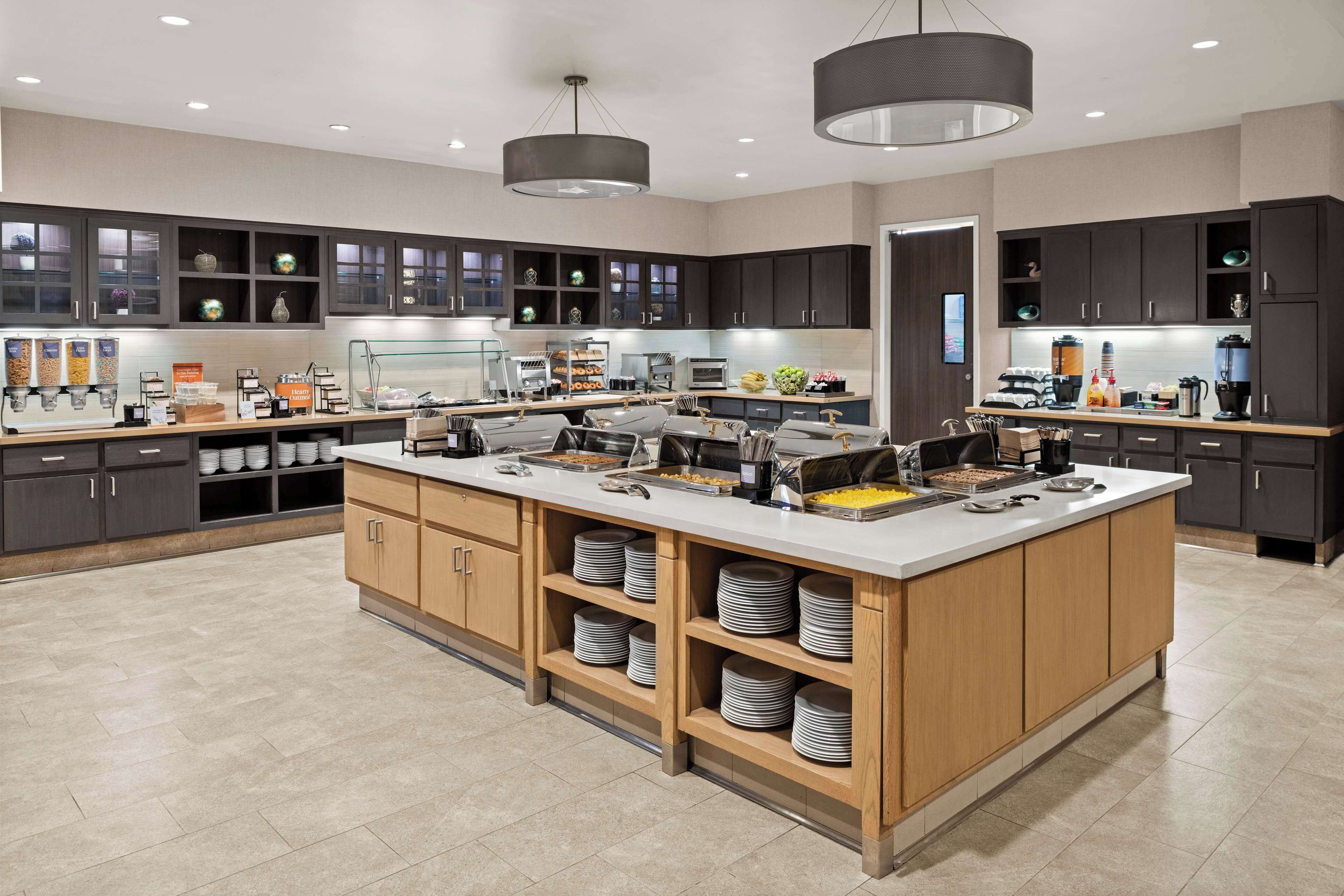 free daily on-the-go breakfast