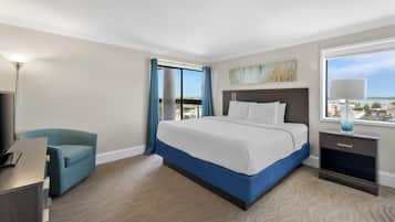 Room, 1 King Bed, Non Smoking | Desk, iron/ironing board, free WiFi, alarm clocks