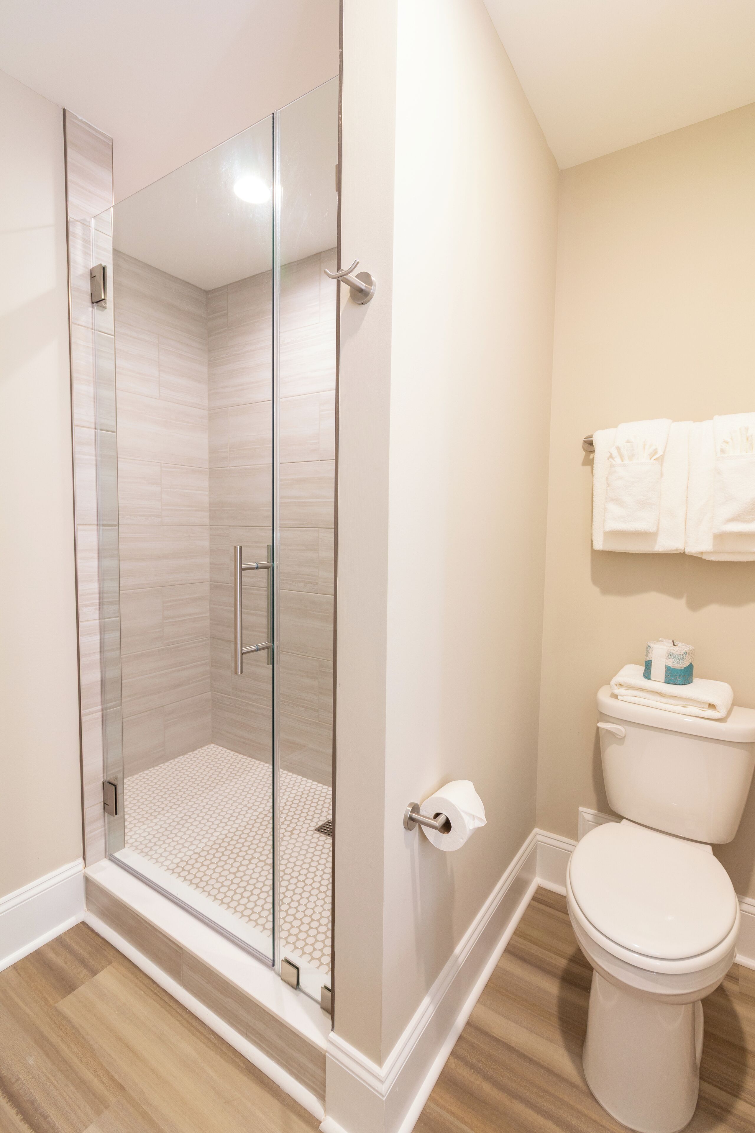 studio, 1 king bed, balcony | 1 bedroom, desk, iron/ironing board, free wifi