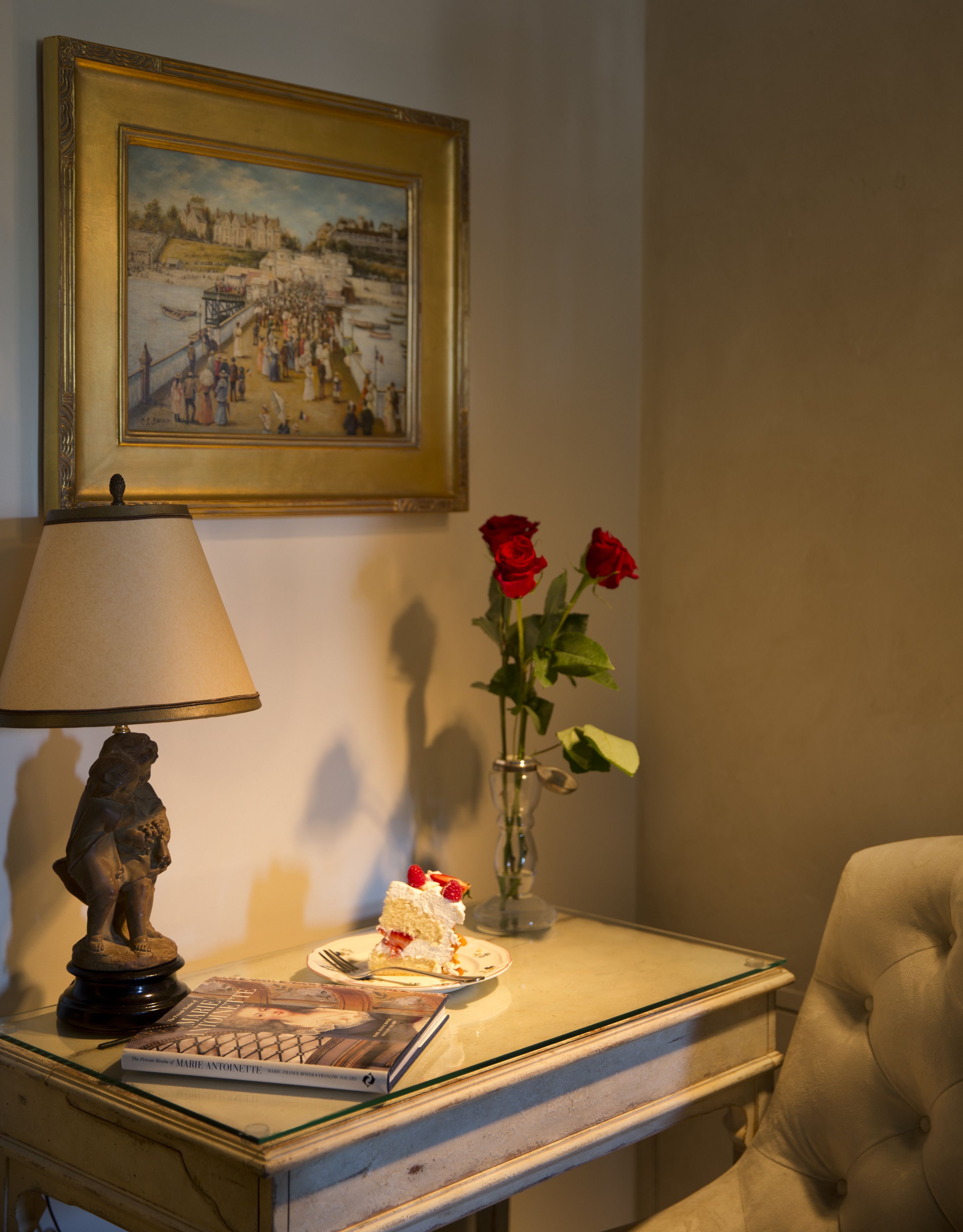 premium bedding, down duvets, minibar, in-room safe