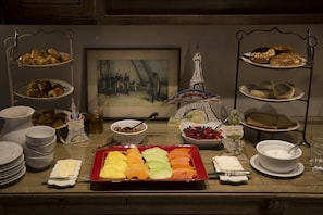 Free daily continental breakfast