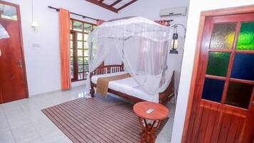 1 bedroom, premium bedding, desk, free WiFi
