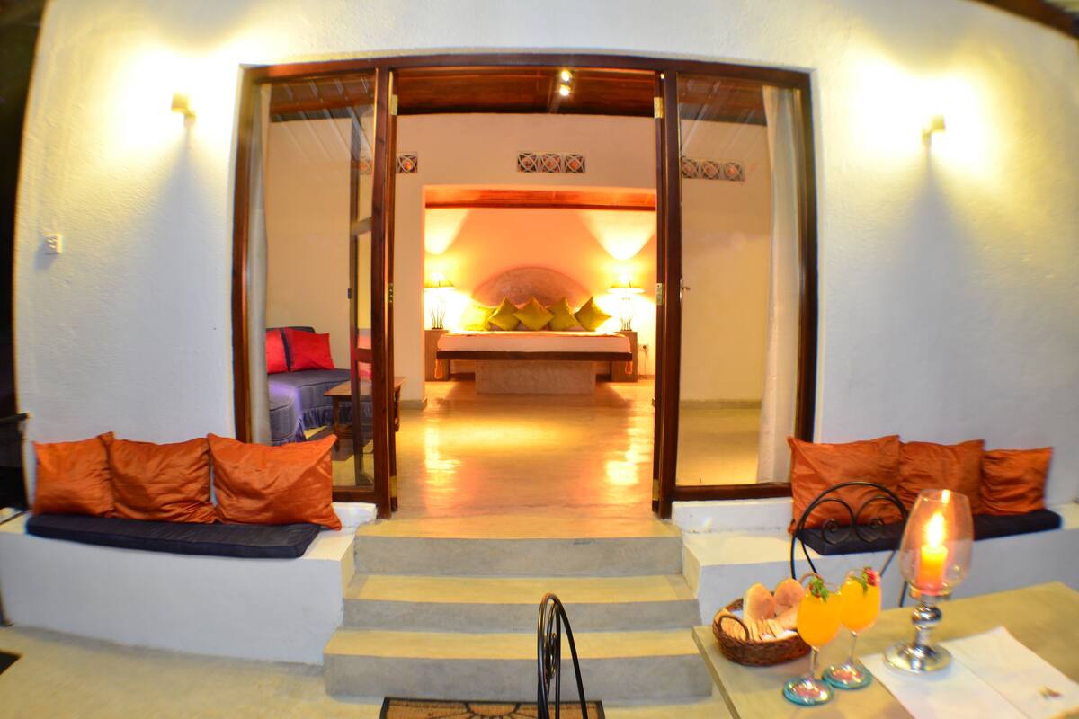 Chambre romantique double, 1 très grand lit, vue sur la montagne | Literie de qualité, minibar, coffre-fort, bureau