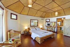 Egyptian cotton sheets, premium bedding, minibar, in-room safe - Thulhagiri Island Resort (Thulhaagiri)