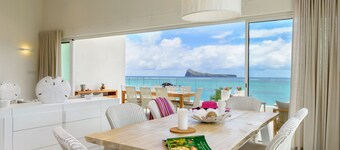 Myra Seafront Suites with Lov