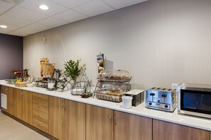 Free daily continental breakfast  - Microtel by Wyndham Casselman (Casselman)