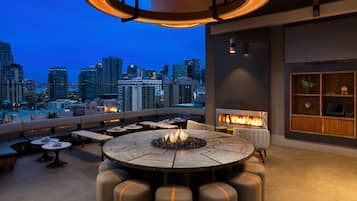 2 Restaurants, FrĂŒhstĂŒck, Abendessen, amerikanische KĂŒche