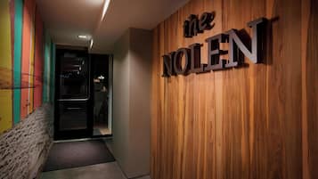 2 Restaurants, FrĂŒhstĂŒck, Abendessen, amerikanische KĂŒche