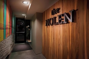 2 restaurants servant le petit déjeuner, spécialités Cuisine américaine