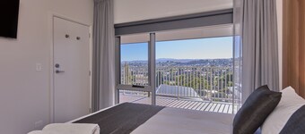 朗塞斯頓假日公園比格 4 飯店