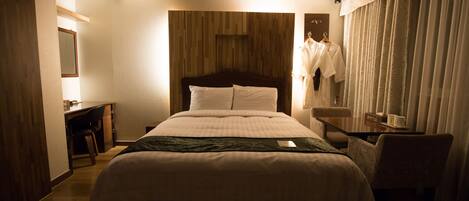 In-room safe, free WiFi