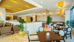 2 restaurants, Japanese cuisine - Fontana Beach Hotel (Mokpo)