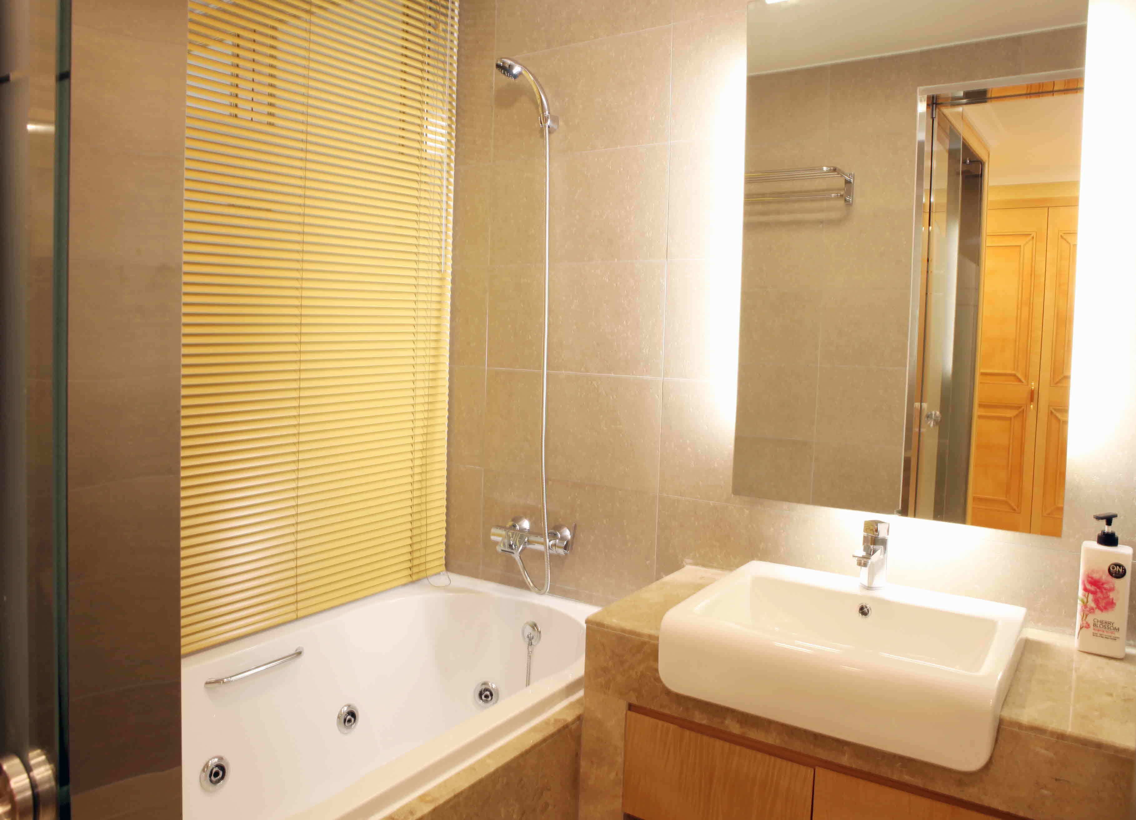 suite | bathroom | shower, free toiletries, hair dryer, bathrobes