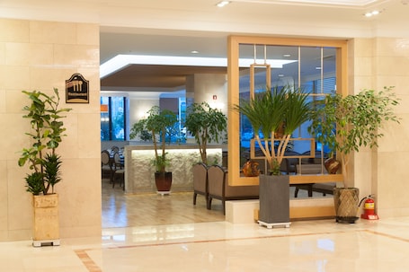 2 restaurantes, cocina japonesa. Fontana Beach Hotel