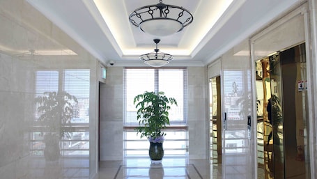 Interior. Fontana Beach Hotel