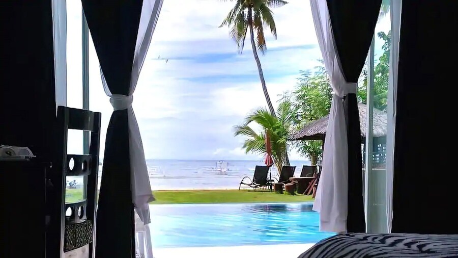 Bohol South Beach Hotel