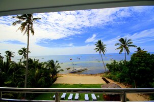 Aperto a colazione e pranzo, cucina filippina, con vista sulla spiaggia 