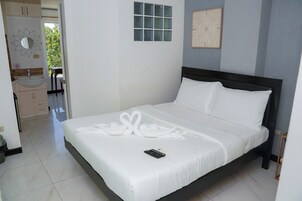 Hypo-allergenic bedding available, minibar, in-room safe, desk