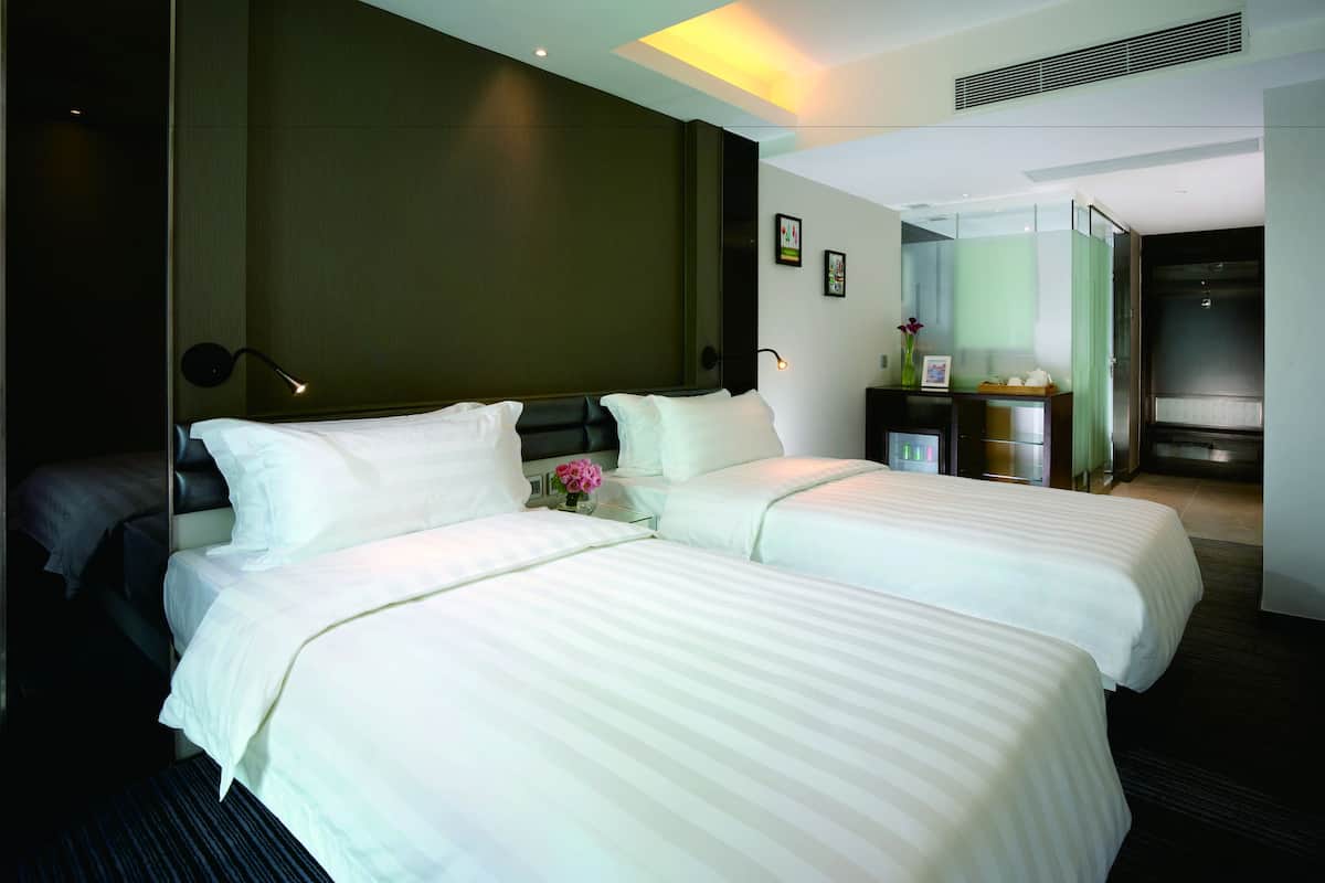 1 bedroom, in-room safe, desk, free WiFi