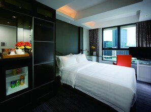 Caja de seguridad en la habitación, escritorio y wifi gratis 