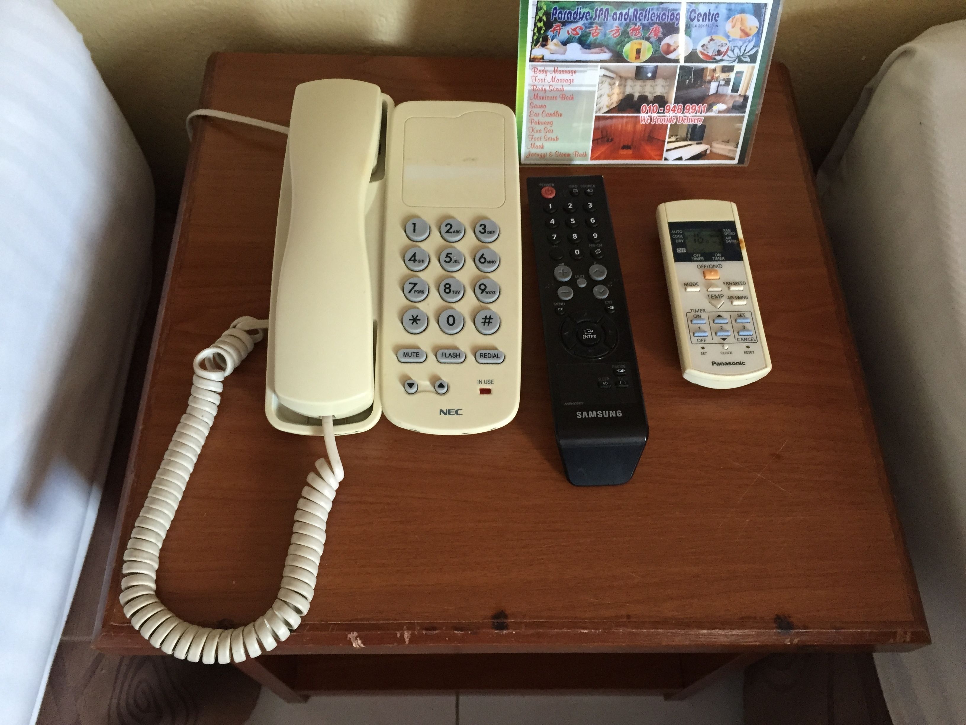 basic room, 1 queen bed | room amenity