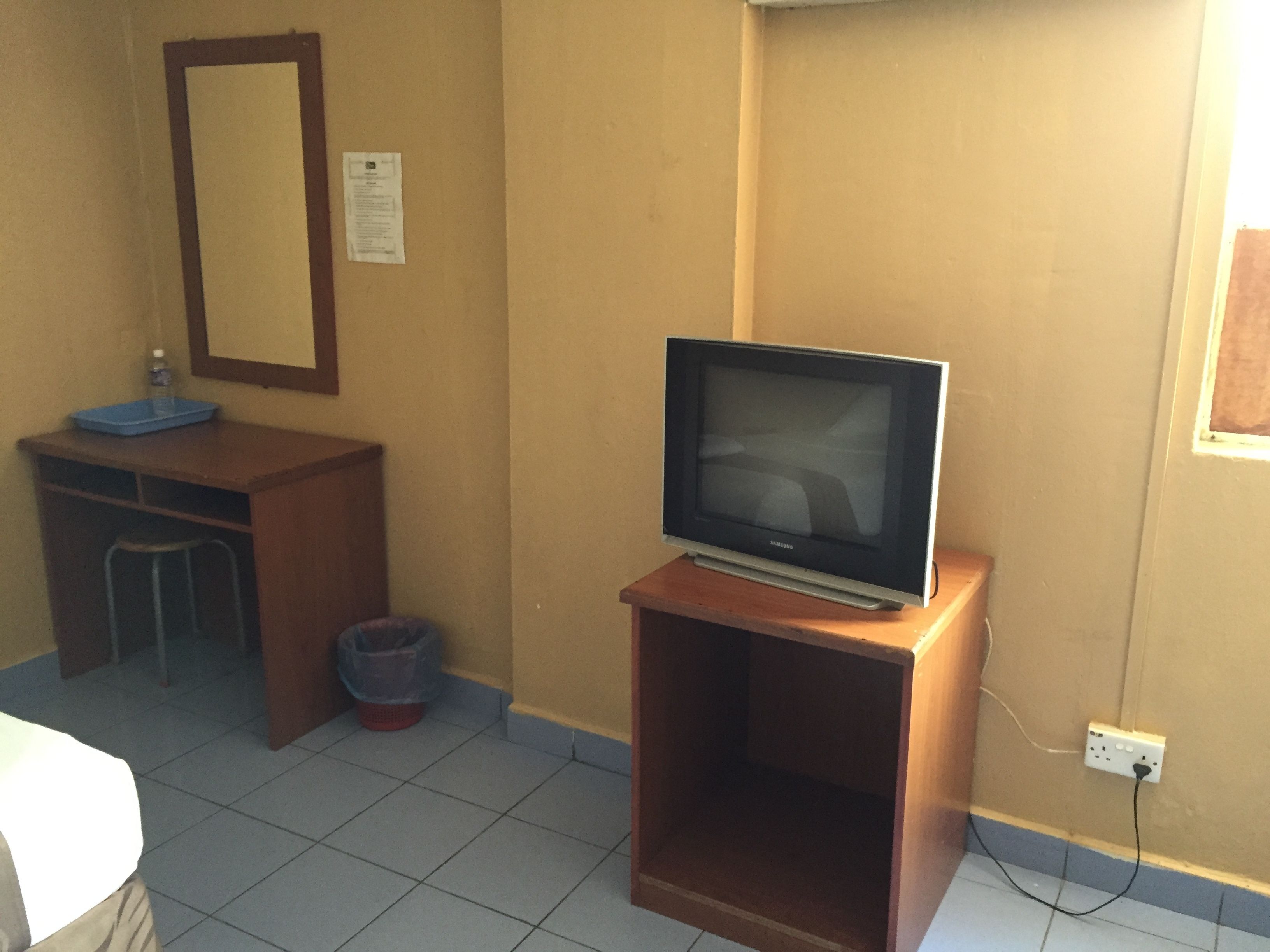 basic double room, 2 queen beds, non smoking | desk, free wifi