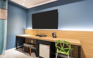 Standardzimmer, 1 King-Bett | Schreibtisch, Verdunkelungsvorhänge, kostenloses WLAN, Bettwäsche