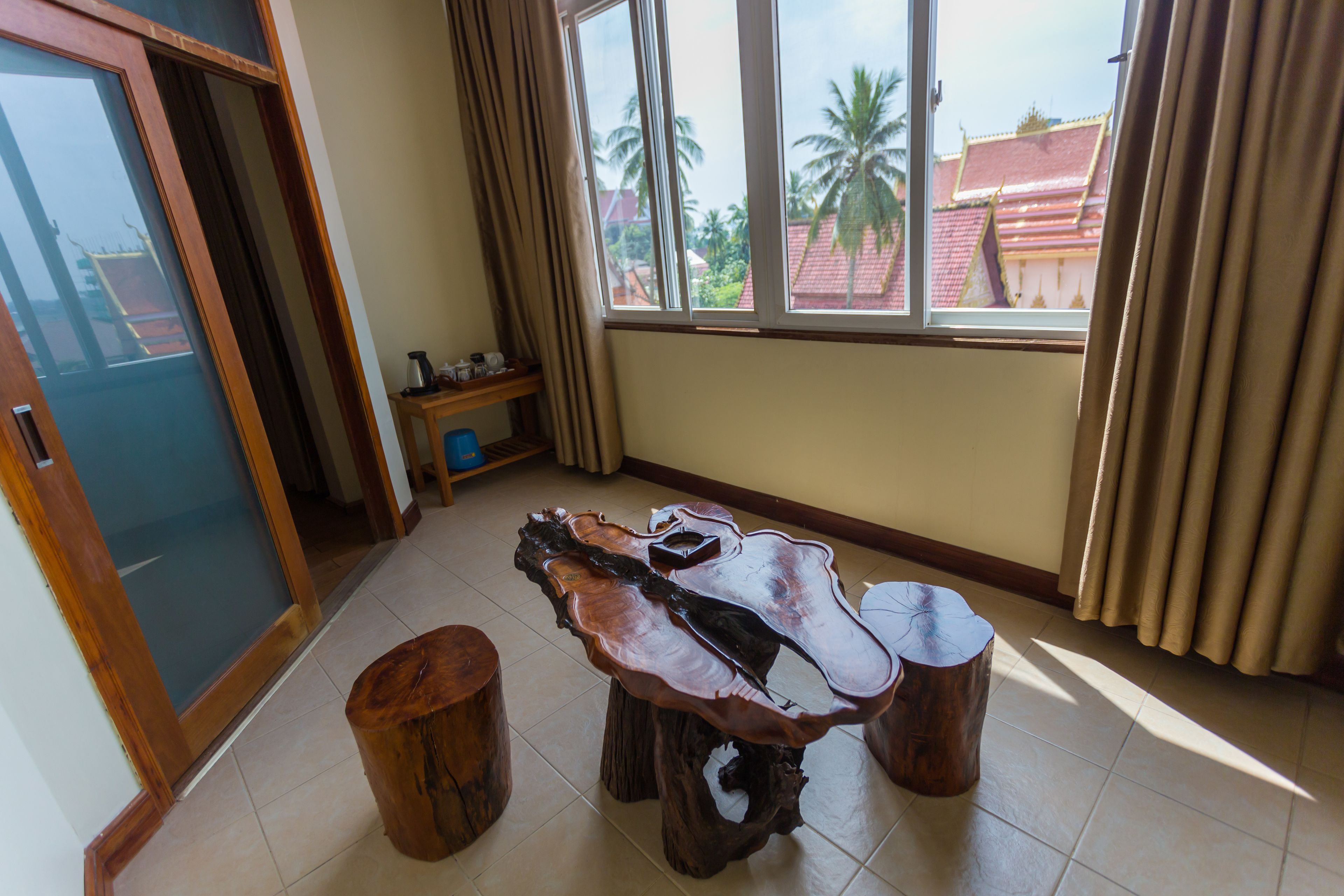 executive room, 1 double bed, refrigerator, river view | in-room safe, free wifi