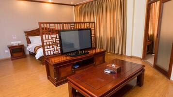 Executive-Zimmer, 1 Doppelbett, KĂŒhlschrank, Flussblick