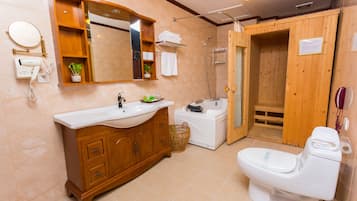 Suite, 1 slaapkamer, hot tub | Badkamer | Gratis toiletartikelen, pantoffels, handdoeken