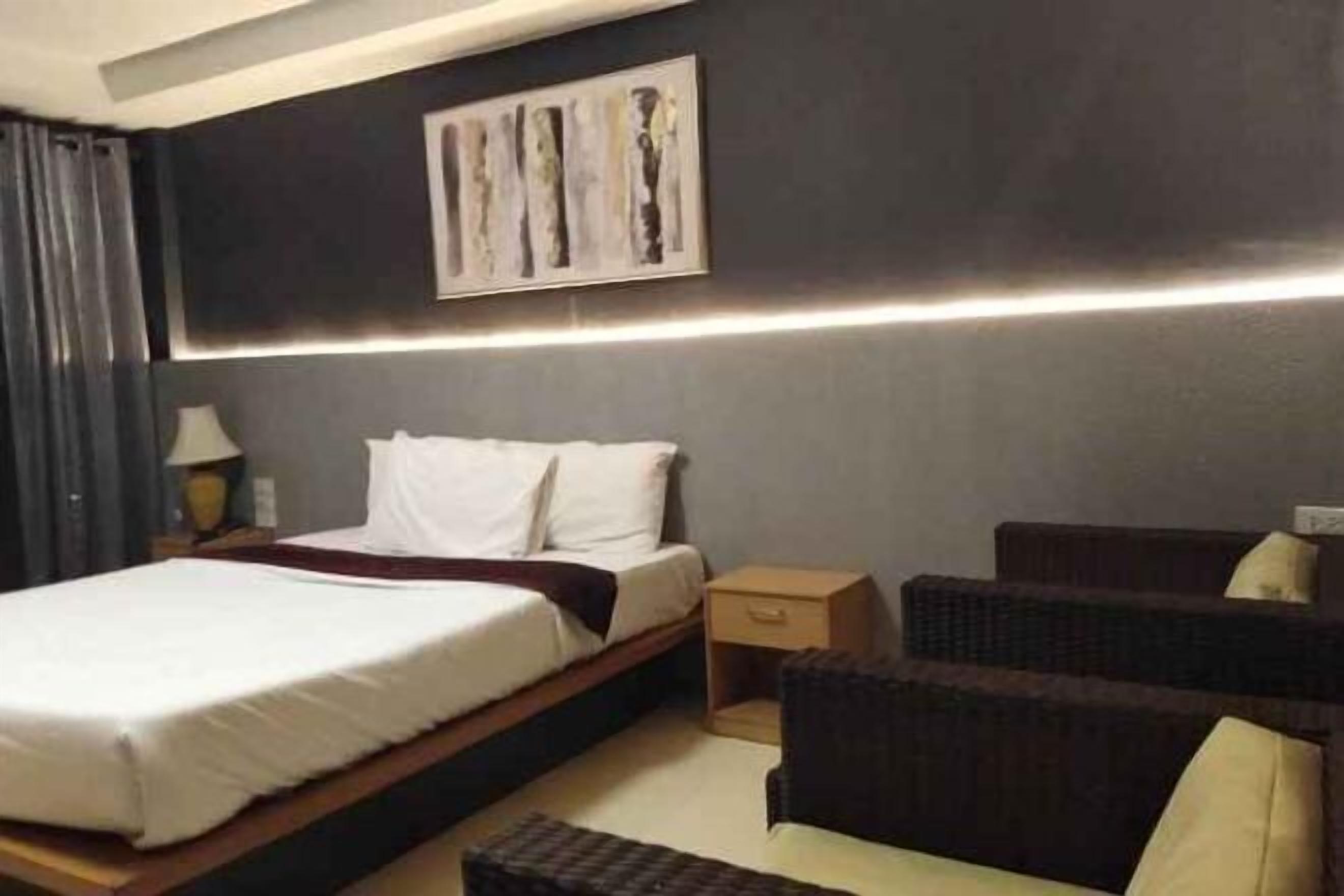 折疊床/加床、免費無線上網、床單