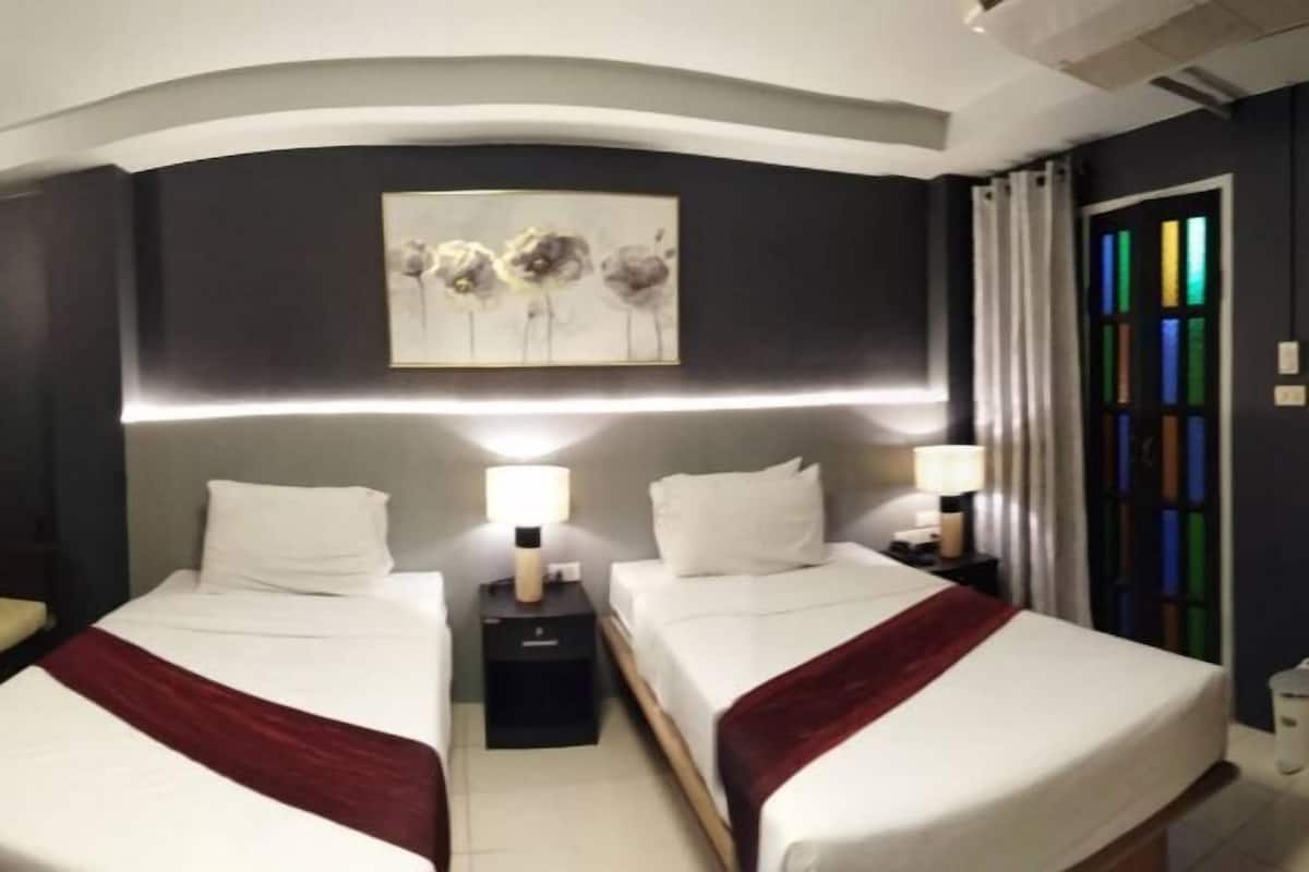 Rollaway beds, free WiFi, bed sheets