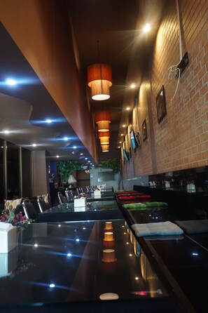 Breakfast, lunch, dinner served; Thai cuisine - Bangkok Travel Suites (Nonthaburi)