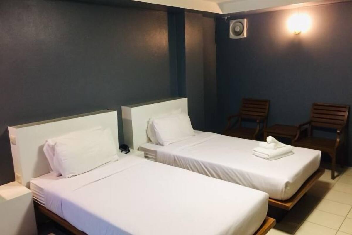 Rollaway beds, free WiFi, bed sheets