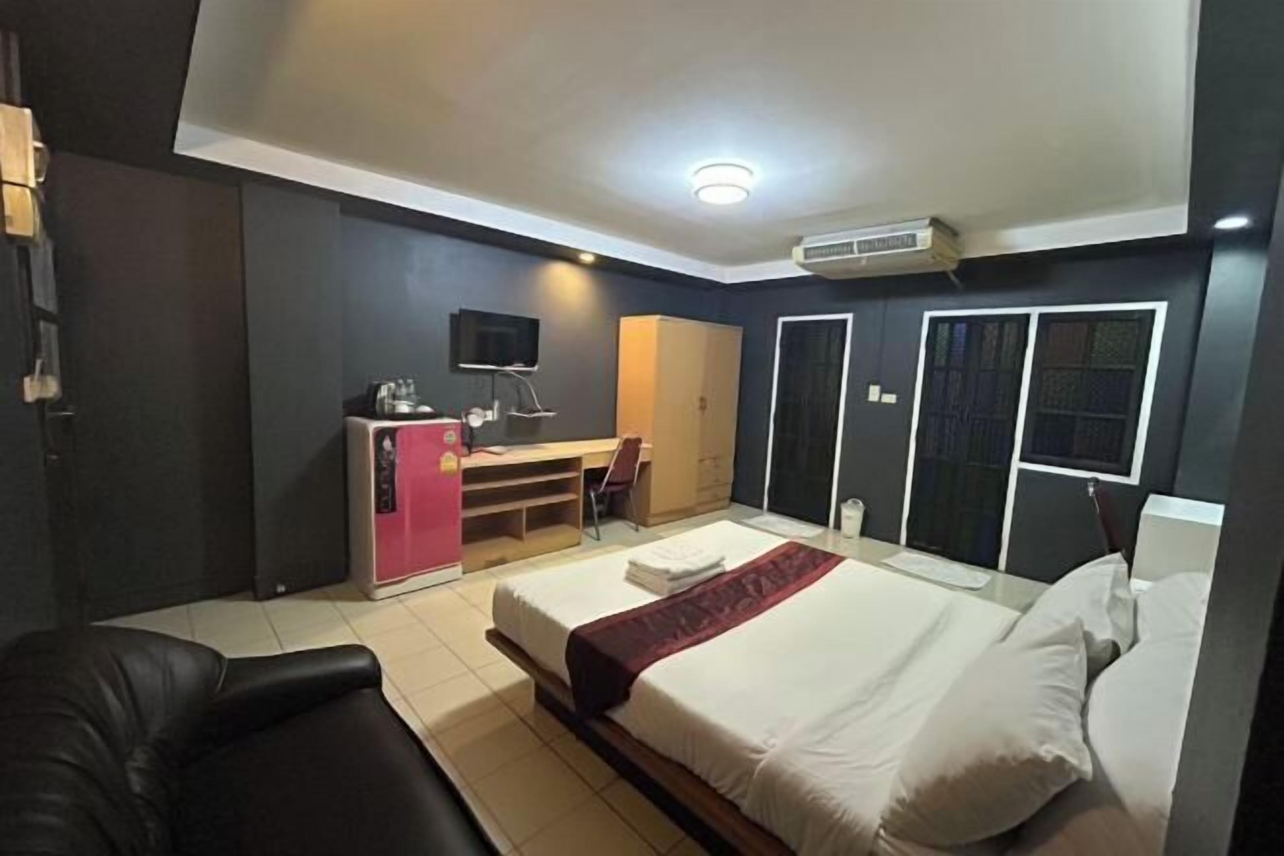 Camas extra, wifi gratis y ropa de cama 