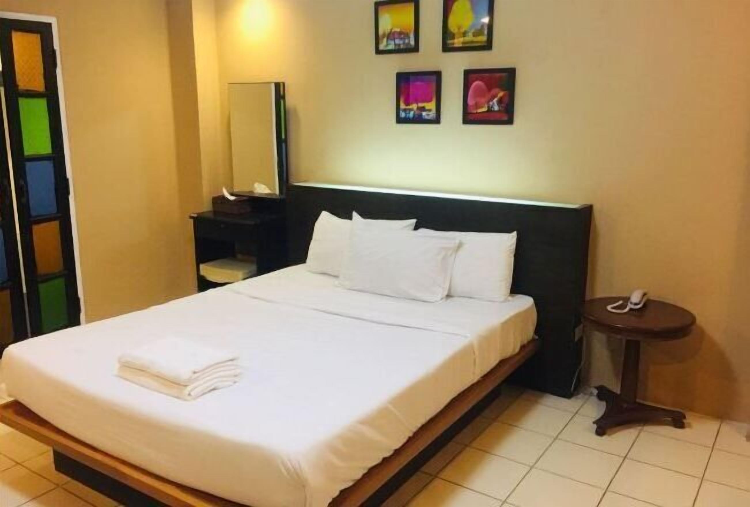 折疊床/加床、免費無線上網、床單