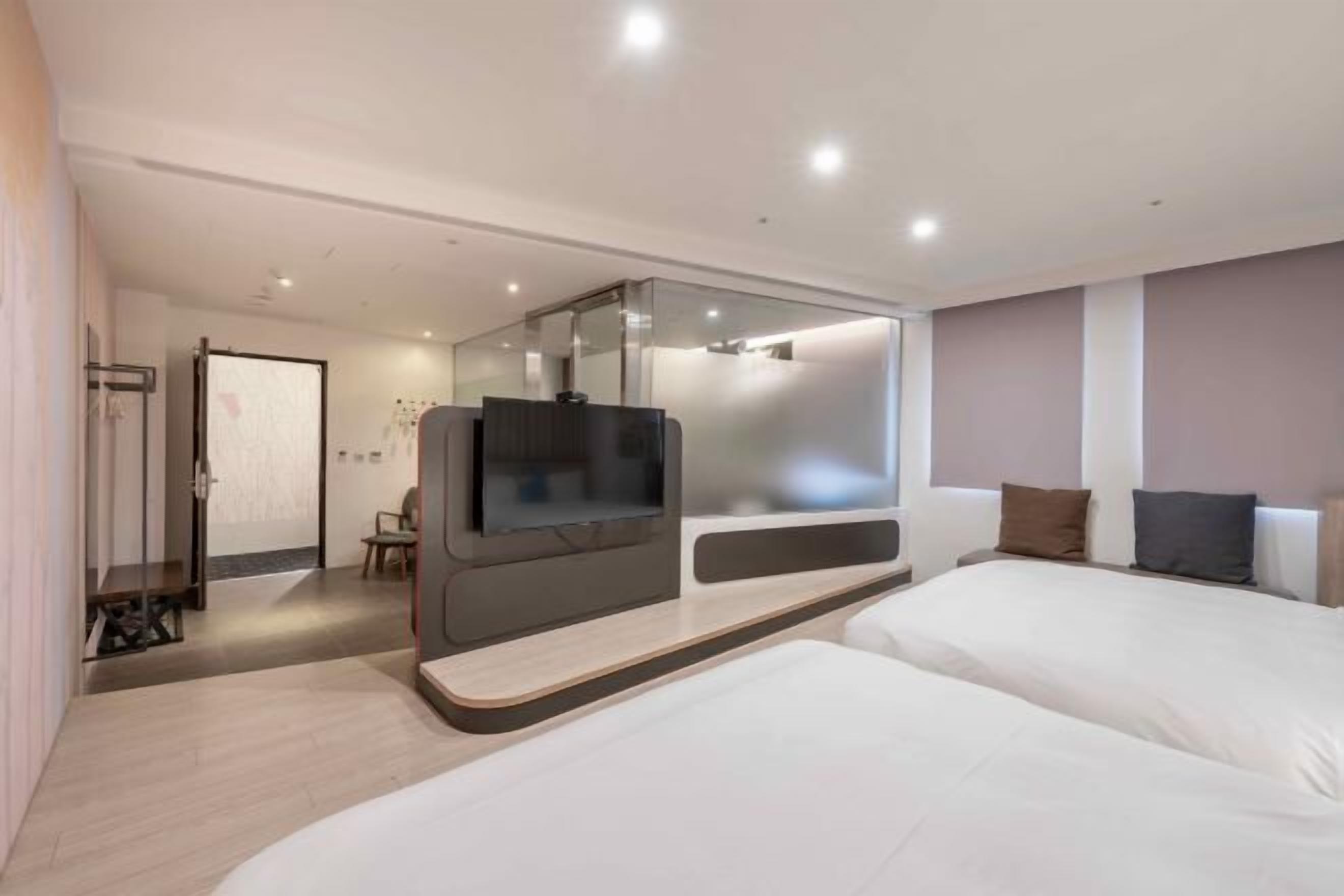 Ylelliset vuodevaatteet, ilmaiset minibaarituotteet