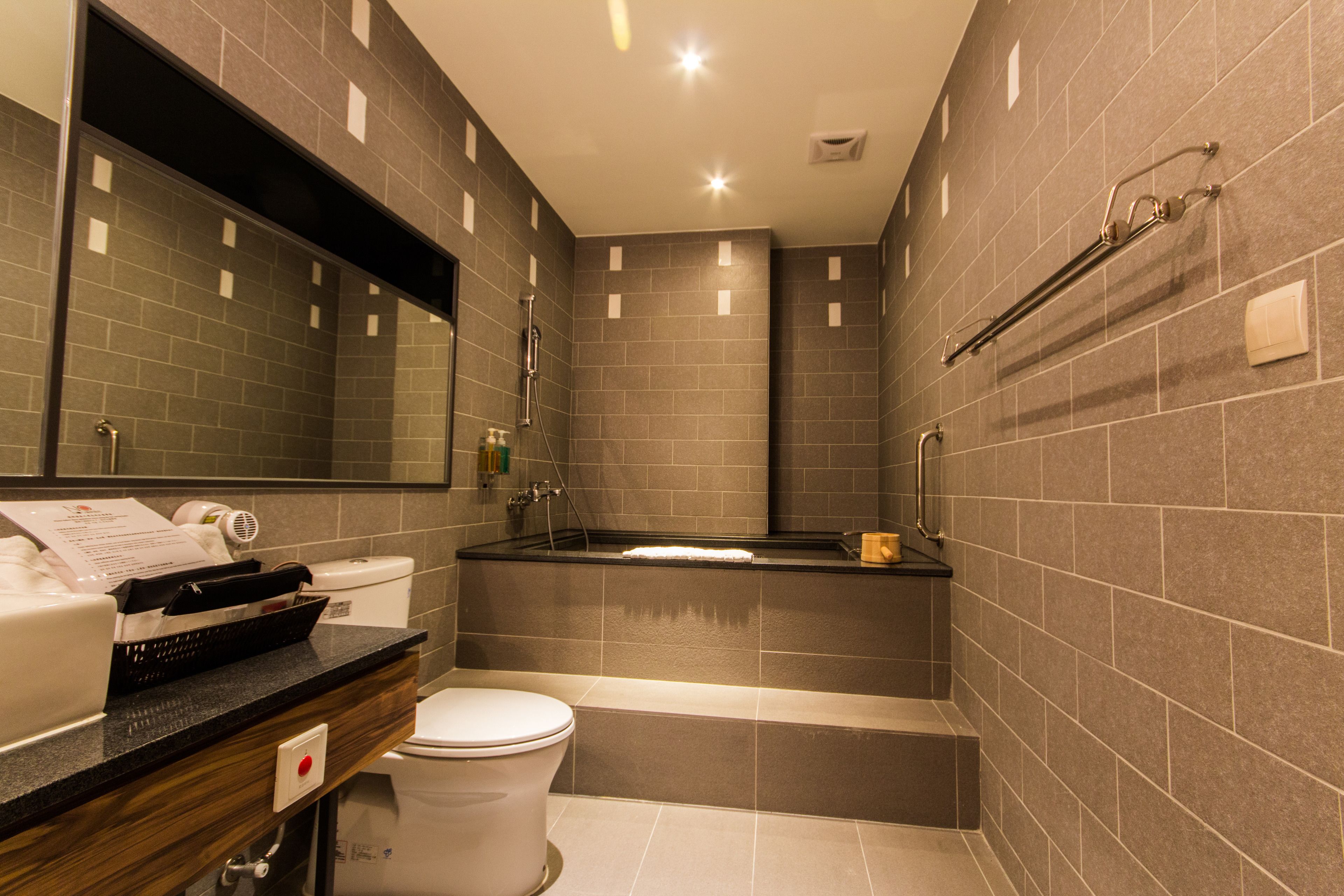 standard quadruple room, 2 double beds | bathroom | separate bathtub and shower, spring water bathtub, rainfall showerhead