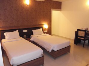 Premier Room | Premium bedding, minibar, in-room safe, desk - Hotel Nera Regency (Hyderabad)