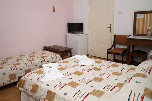 Free WiFi, bed sheets