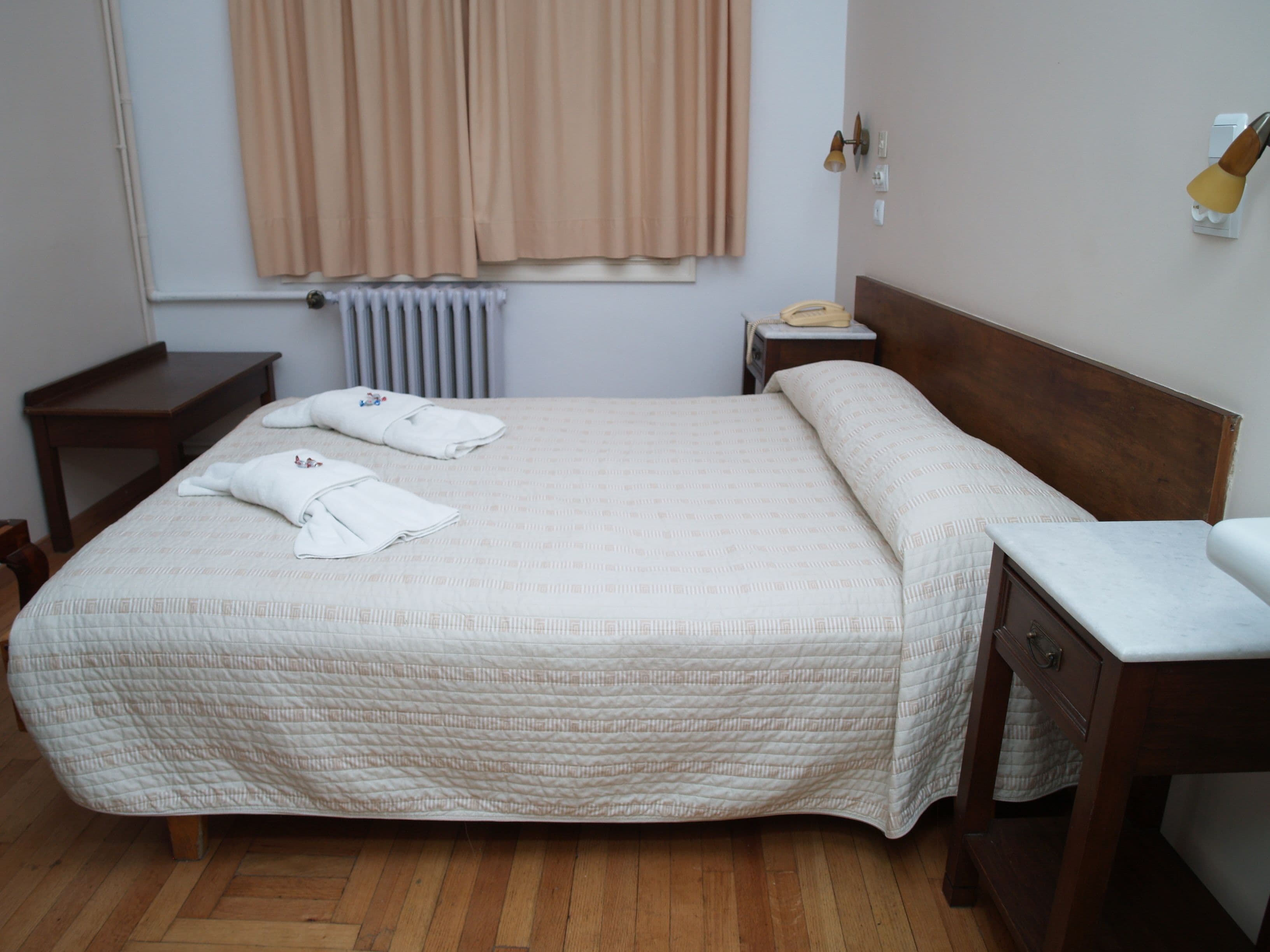 Free WiFi, bed sheets