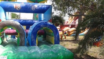 Außen-Kinderspielplatz